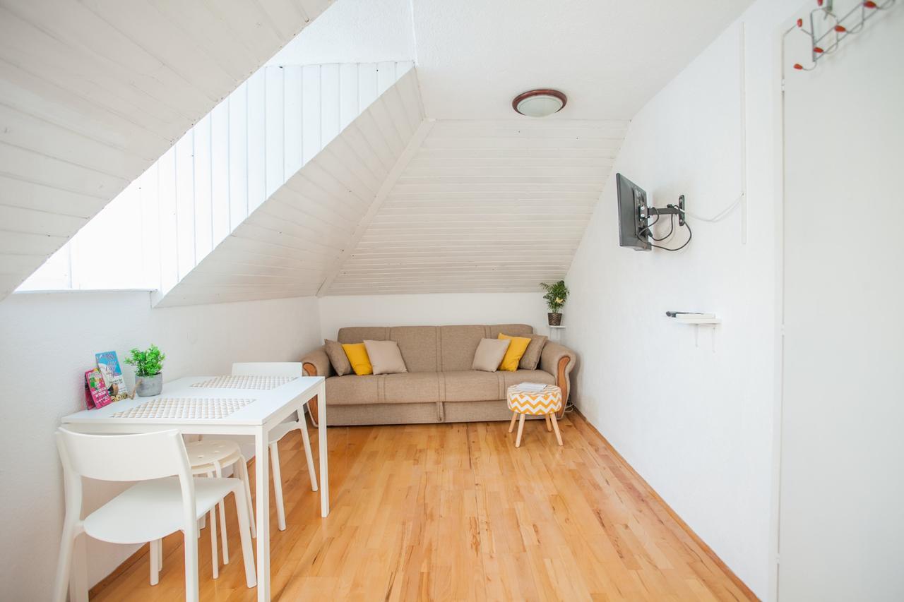 Top-Floor Apartment In Trogir Center Exteriör bild